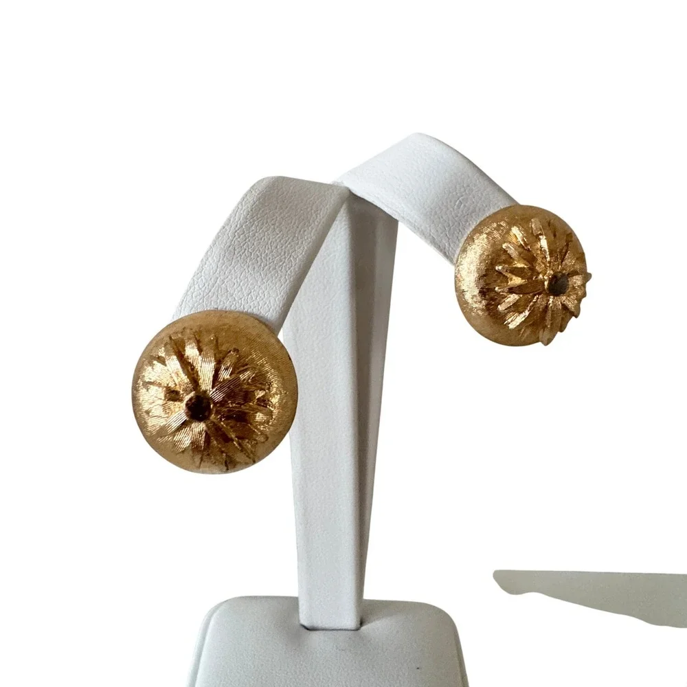 Vintage Crown Trifari Gold Tone Textured Starburst Dome Clip On Earrings Vintage
